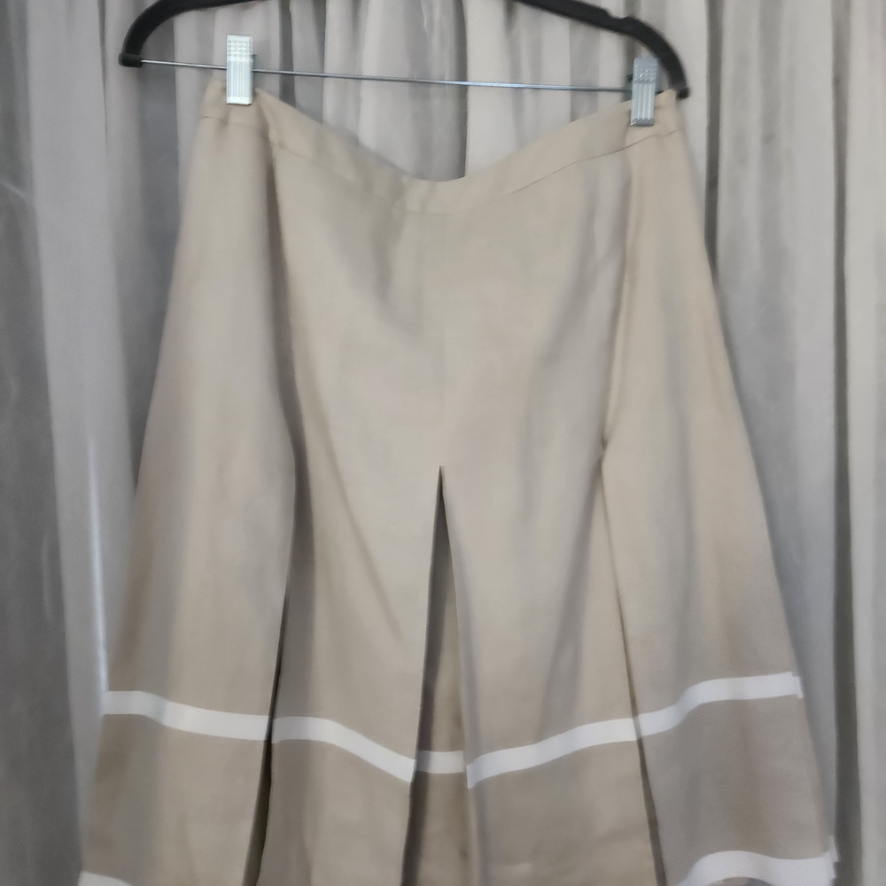 EUC Jones New York Tan Midi Box Pleat Skirt w/  White Grosgrain Ribbon Accent - Picture 5 of 7